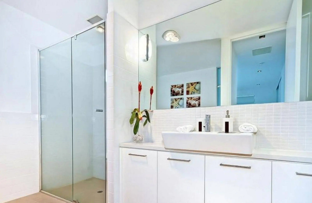 Breeze Beachfront Apartment