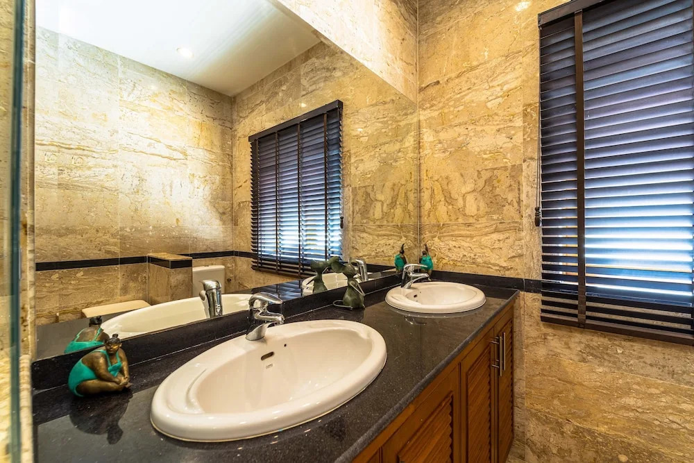 Cozy 3 Bedroom Pool Villa Close to Town - CV3L