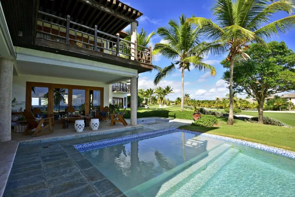 Ocean and Golf View 5-bedroom Villa With Unique Tropical Style