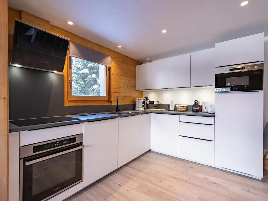 Appartement Les Allues, 4 pièces, 8 personnes - FR-1-355-202