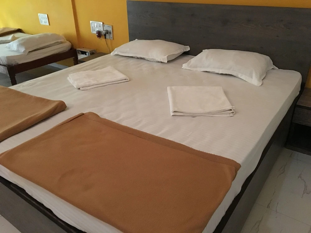OYO StayOut Villa 2BHK Near Tito's Lane