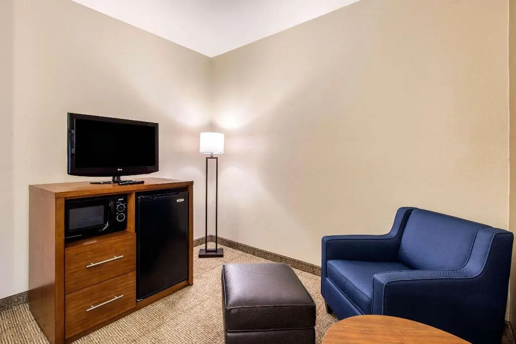 Holiday Inn Express Hotel & Suites Houston Intercontinental East