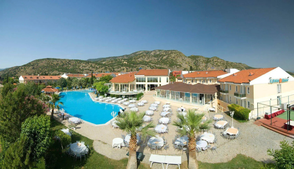 Lycus River Thermal Hotel