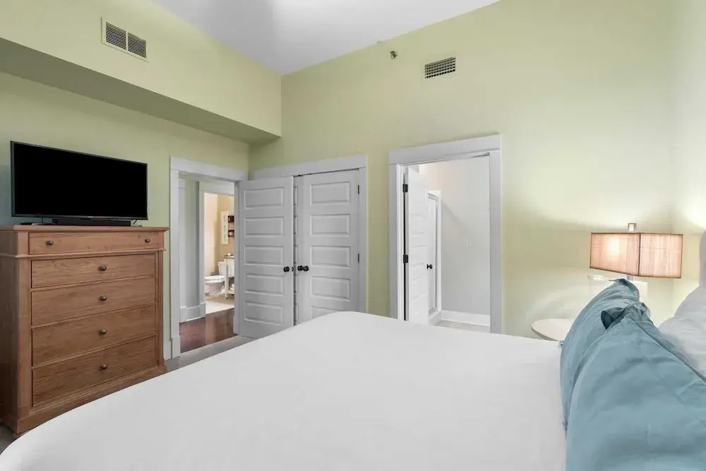 Salty Air & Blue Mountain Flair 3BR Condo w/ Pool, Balcony & Beach Access!