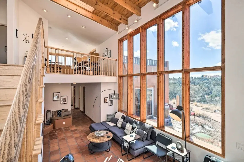 Casa al Reves Pueblo-style House With Views!