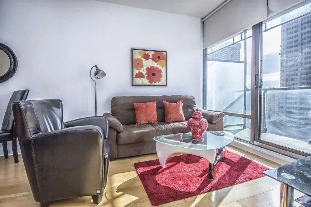 Mary-am Suites - Yorkville Furnished Apartments