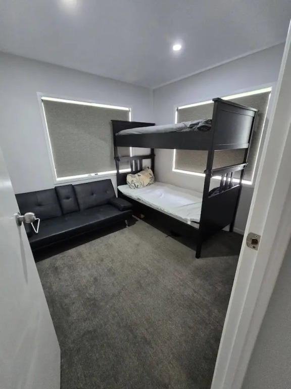2 bdr Apartment Refurbished 3 Years Near Roma Park