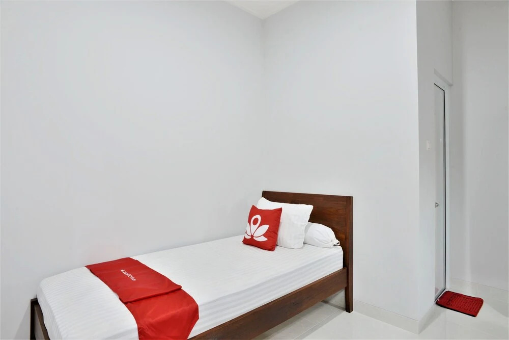 ZEN Rooms Bintaro Sector 3