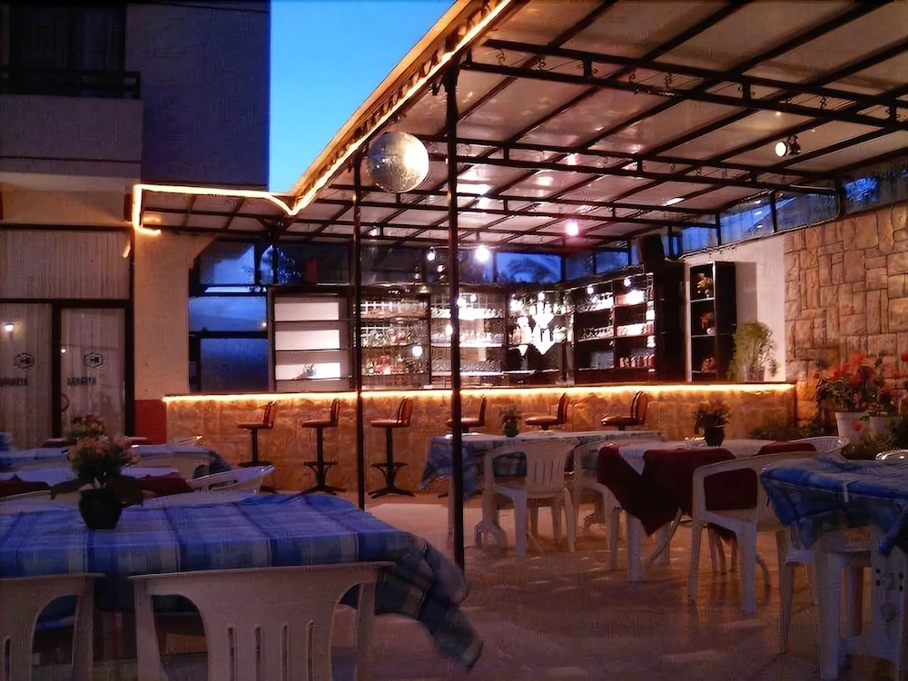 Kanarya Hotel