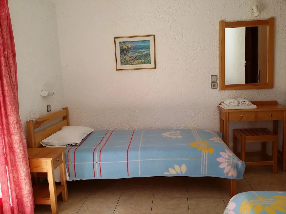 Exclusive Cottages in a Quiet Oliverove Near the sea