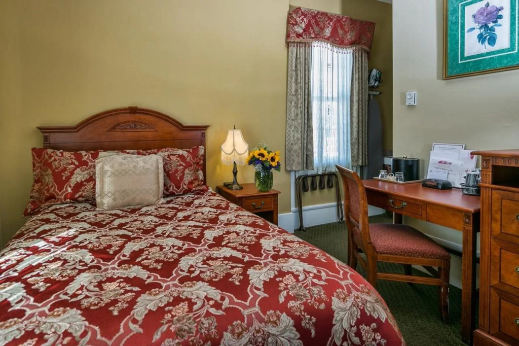 Rose Garden Inn