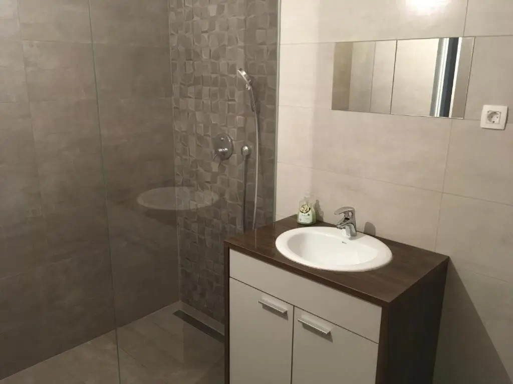 R41 - TIVOLI studios and apartments Ljubljana