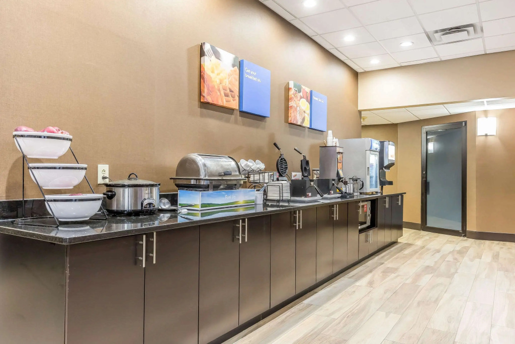 Comfort Inn Alton near I-255