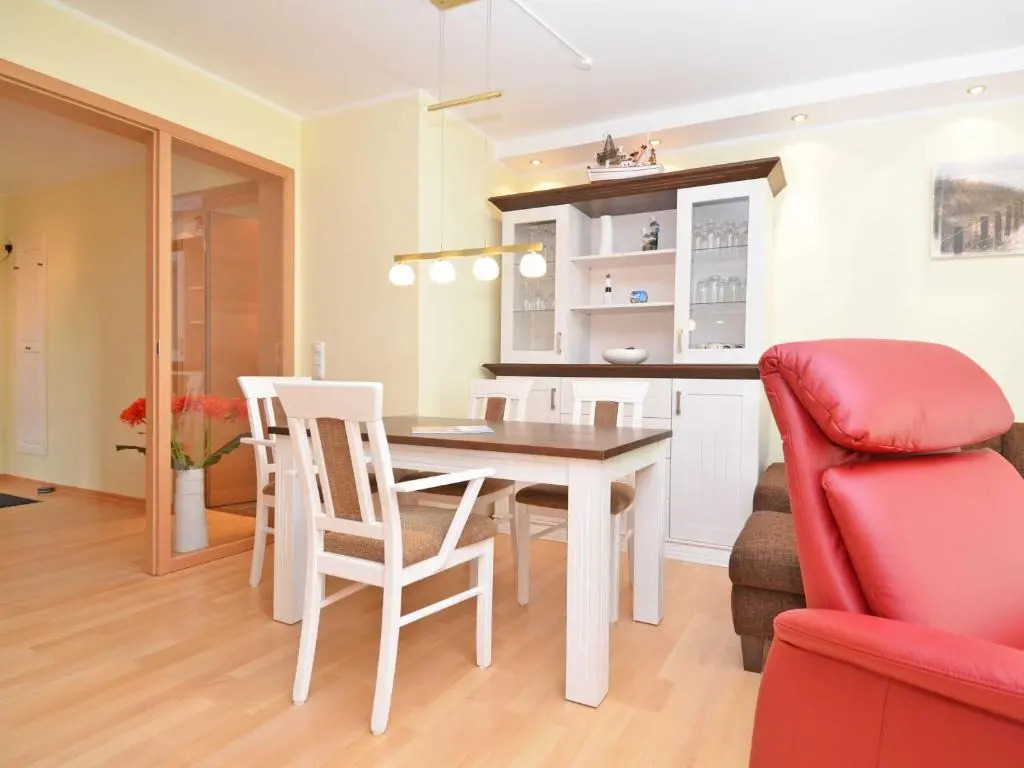 strandnahe FeWo mit 2 Schlafzimmern und Terrasse, Residenz Margarete, Binz