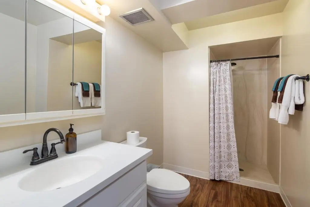 Ocean View from Lanais-2 Blocks to Waikiki Beach - Free Parking