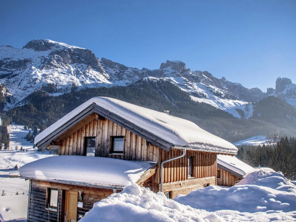 Chalet in Annaberg-lungotz With a Community Pool