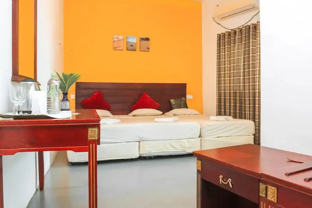 New Tri Star Beach Hotel