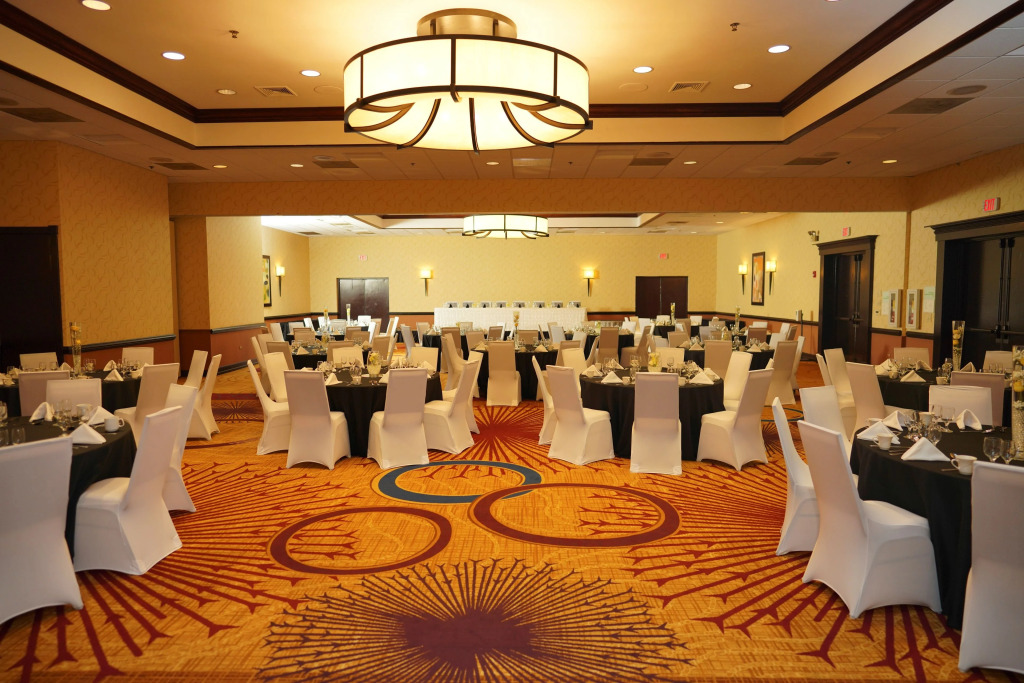 Holiday Inn & Suites Chicago-Carol Stream Wheaton by IHG