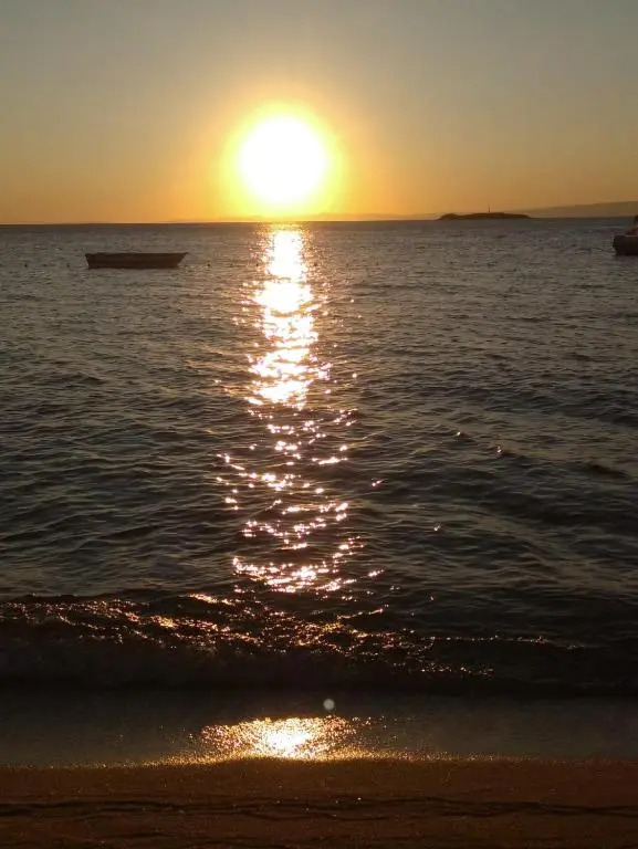 Convenient Studio Flat Near Beach in Avsa Island