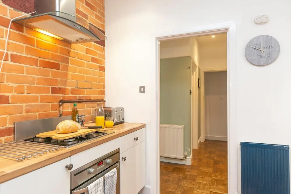 3 Bedroom House with Parking Bournemouth
