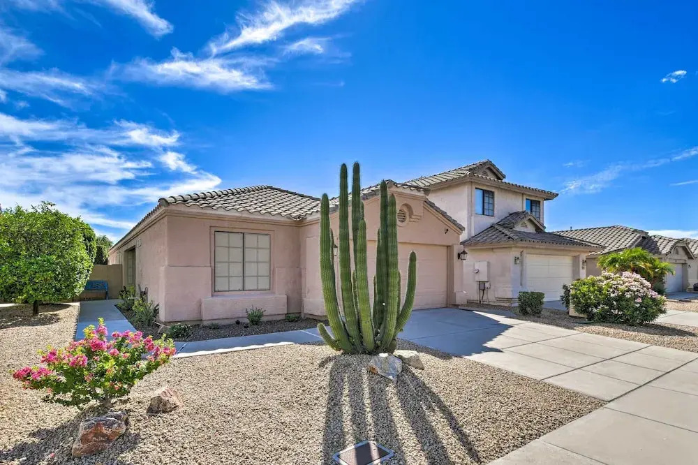Patio & Grilling Station: Family Home in Glendale