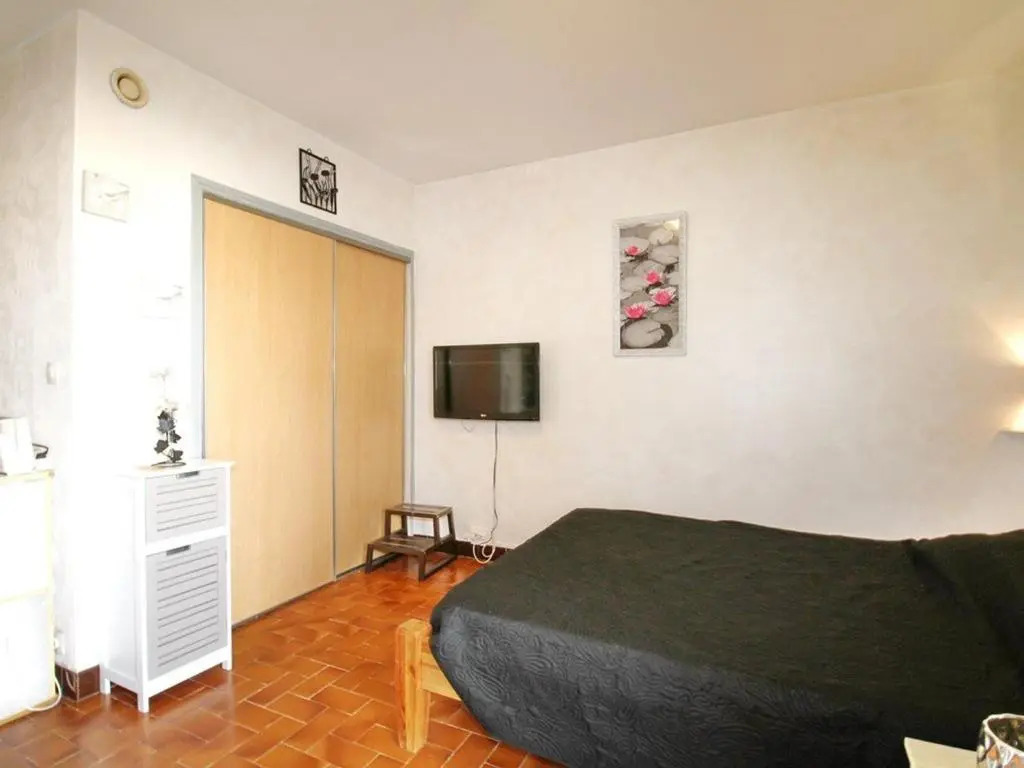 Appartement Balaruc-les-Bains, 1 pièce, 2 personnes - FR-1-553-53