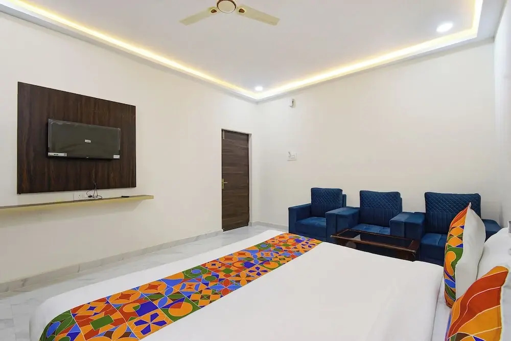 Fabhotel Rr Living Grand