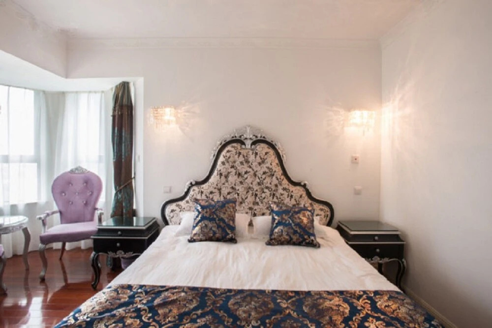 Jhouse Hongqiao Duplex Apartment
