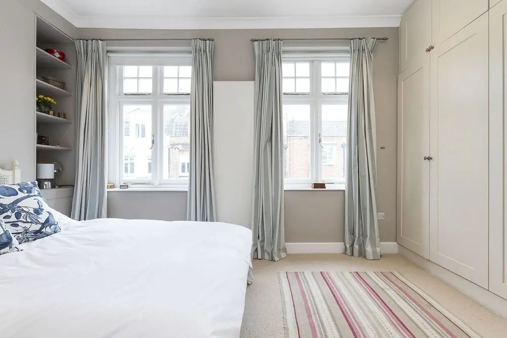 Stylish 2 bed Battersea home located just across from the famous Battersea Park