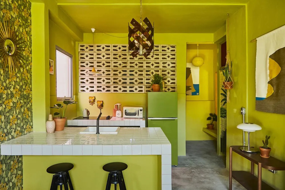 MOOD HAUS by DW - 70s Retro Stays