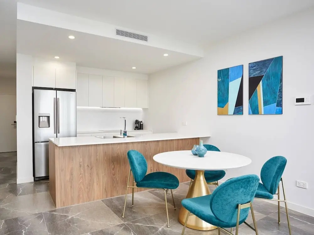 Luxurious 2bed 2bath APT With Parking@southport
