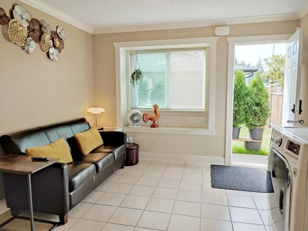 Entire 1BR Suite w King Bed, Private Entrance, Ground Level