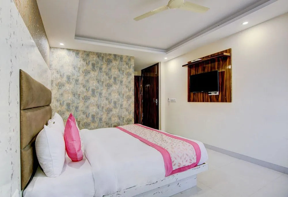 The Hosteller Delhi, International Airport