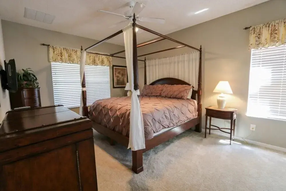 Exclusive 7 Bedroom Pool In Resort Community Condo