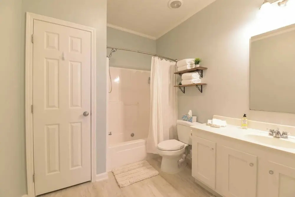 Riverside Ranch by Avantstay Mins to Downtown