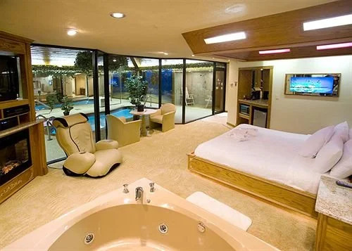 Sybaris Pool Suites