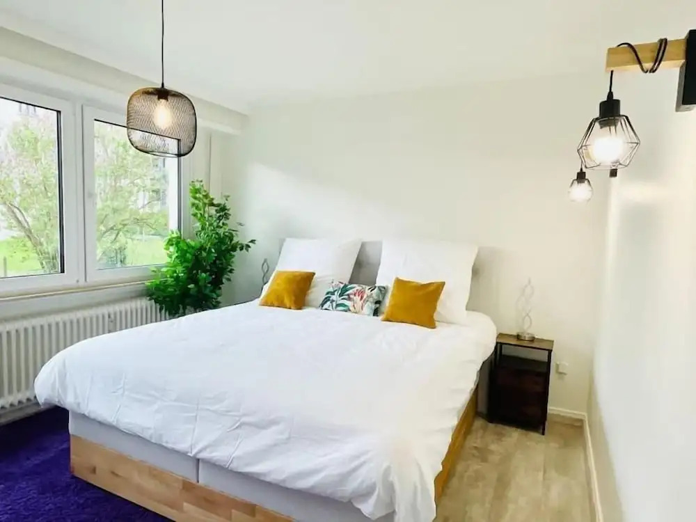 3 bedrooms in Center Terrace & Parking