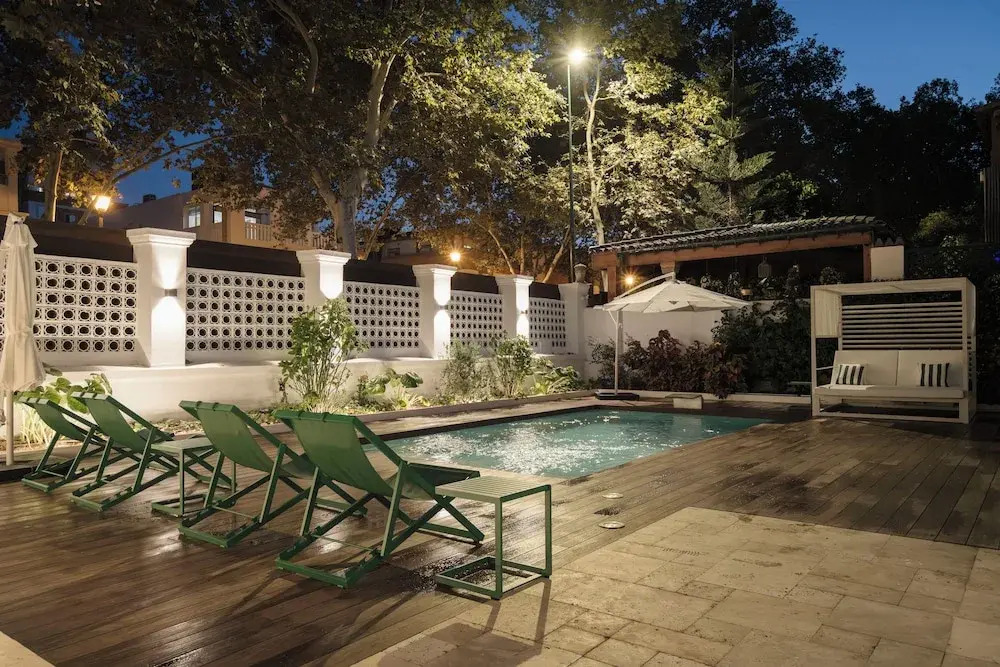 La Moderna Suites