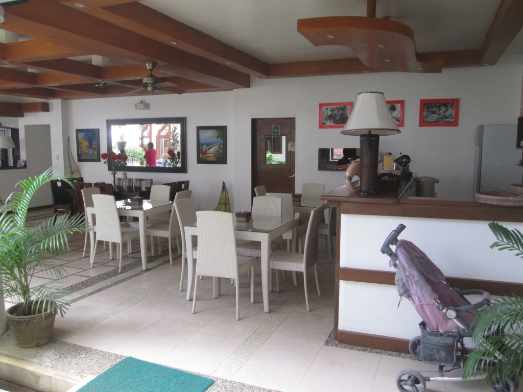 Giulius Boracay Italian Resort