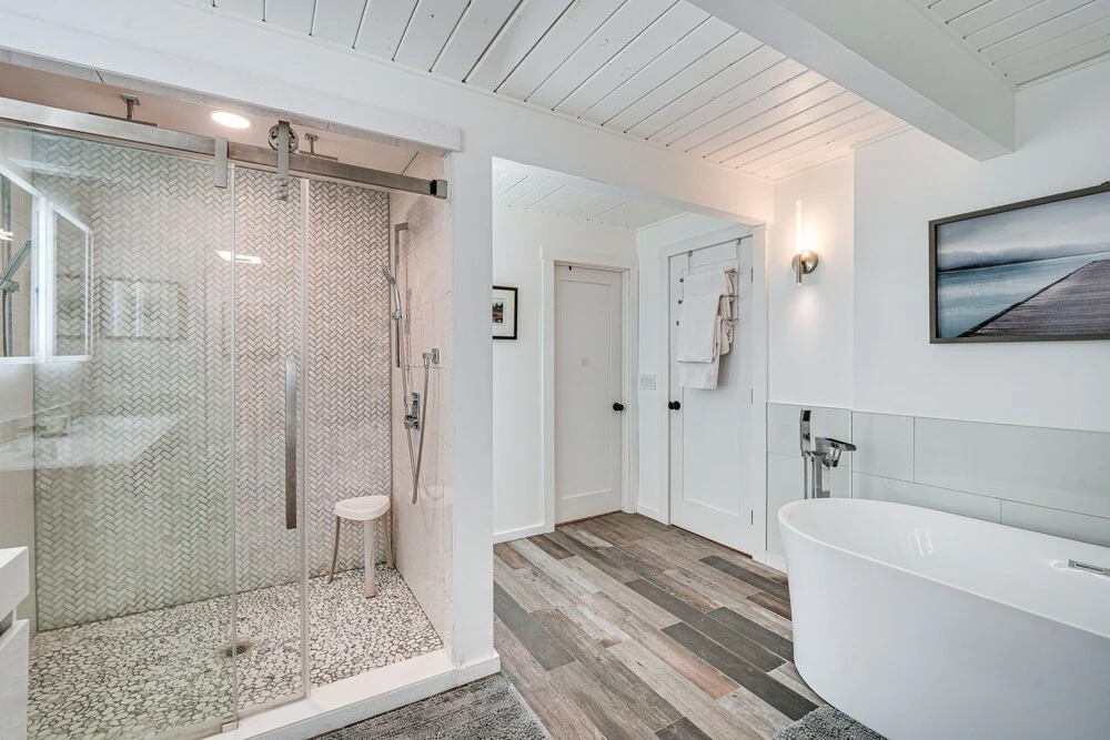 Stylish Bellingham Home w/ Lake + Mountain Views!