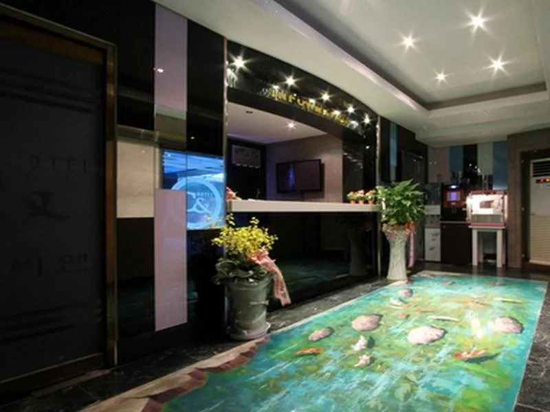 Hotel C&