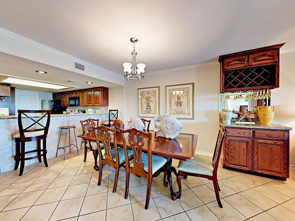 4400 Gulf Blvd Condo Unit 106