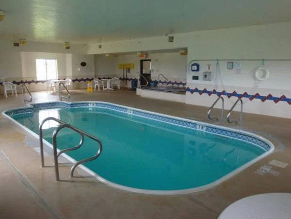 Syracuse Inn and Suites