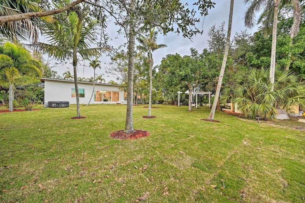 Lakefront House: Hot Tub & Golf Course Views!