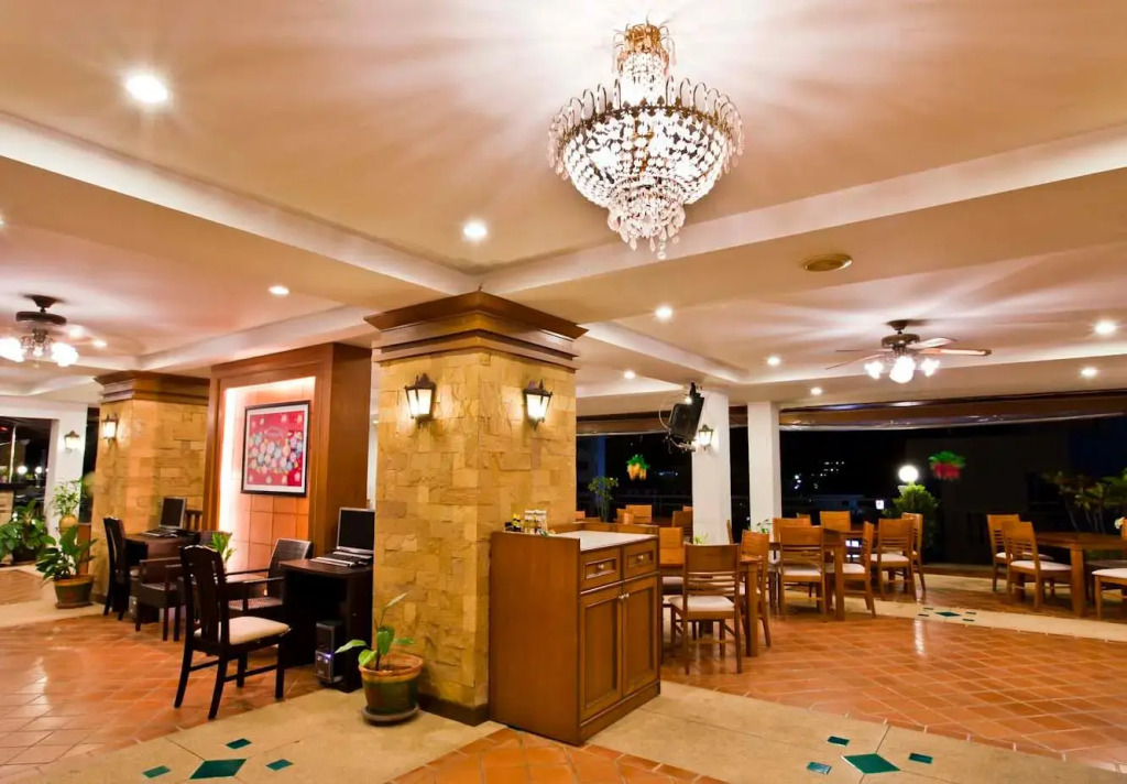 Jiraporn Hill Resort