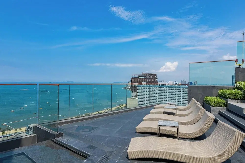 Edge Central Pattaya Vip Condo