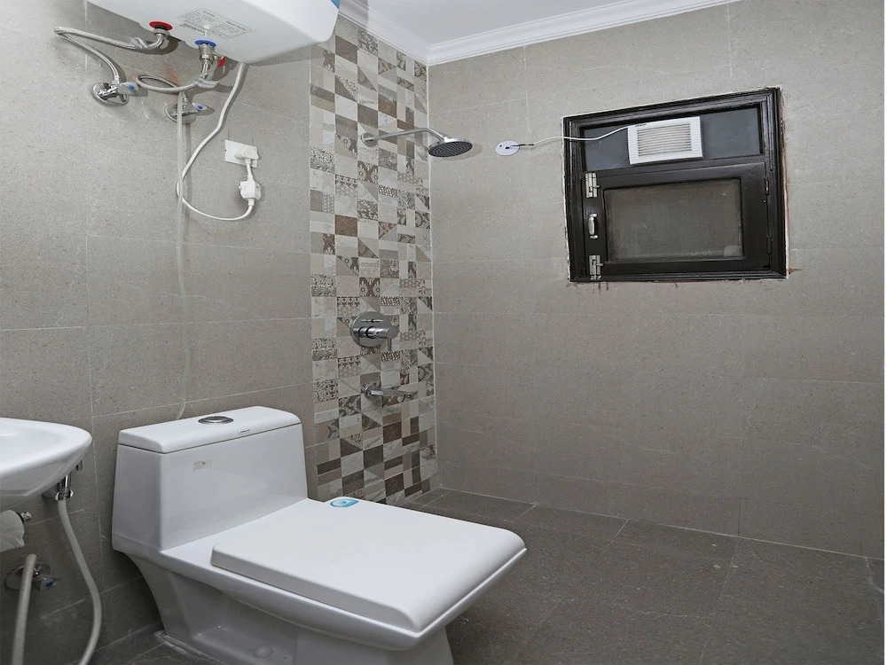 OYO 10581 Platinum Residency