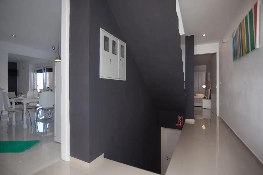 BASIC MANSION plus with swimming pool & free parking