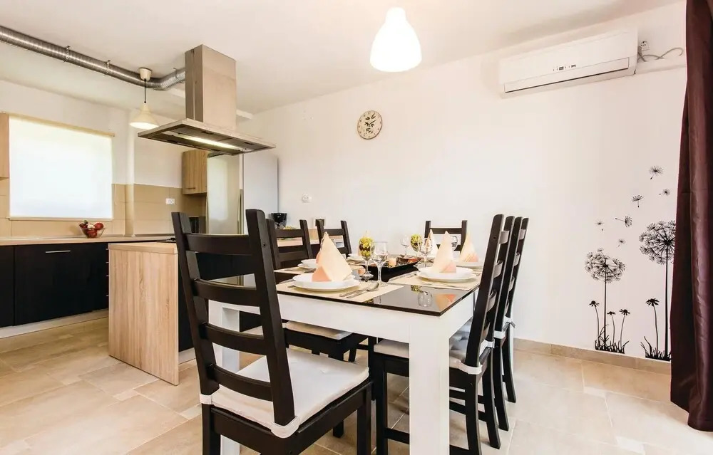 Amazing Home in Krk With Wifi and 2 Bedrooms