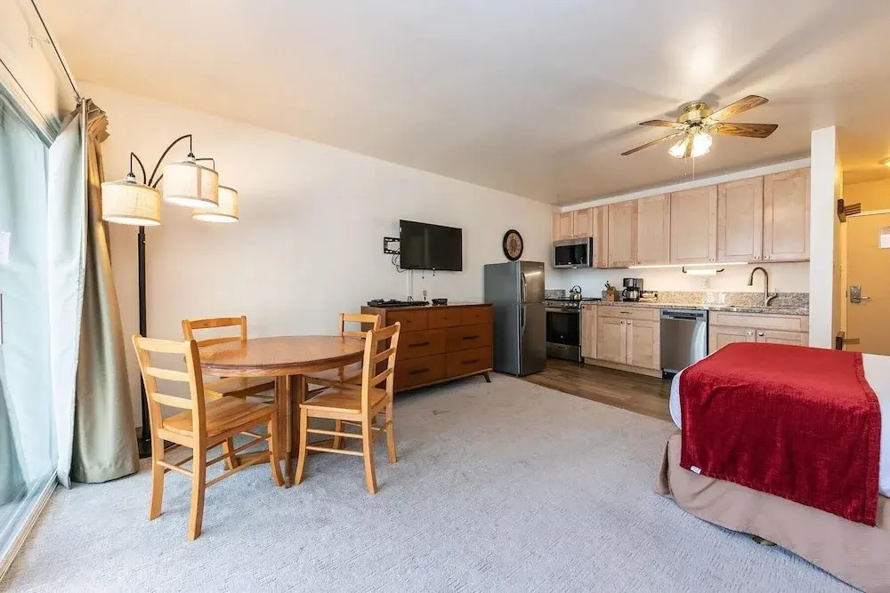 213 Bldg B 1 Bedroom Condo